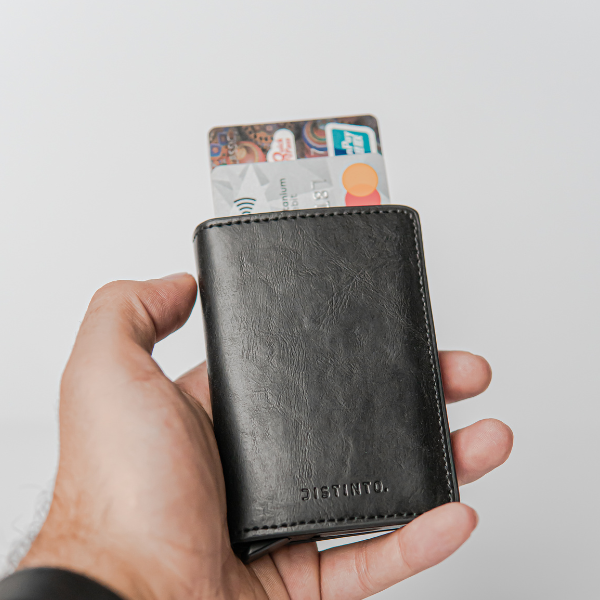 Top 5 Leather Wallets for Men in Pakistan (2025 Edition) - Karar.Shop